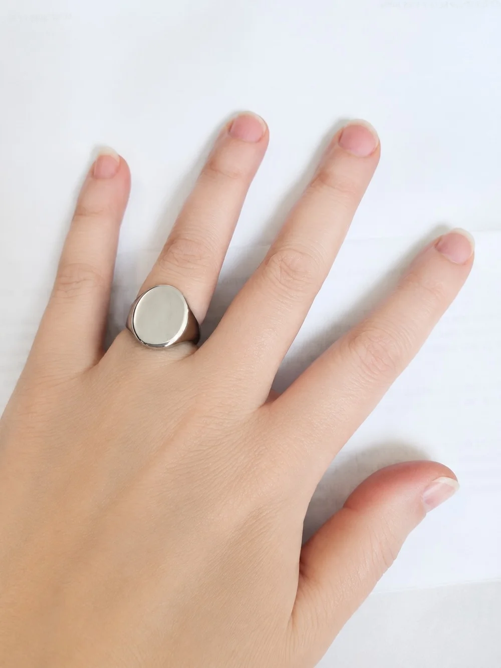 Boutique-style minimalist silver